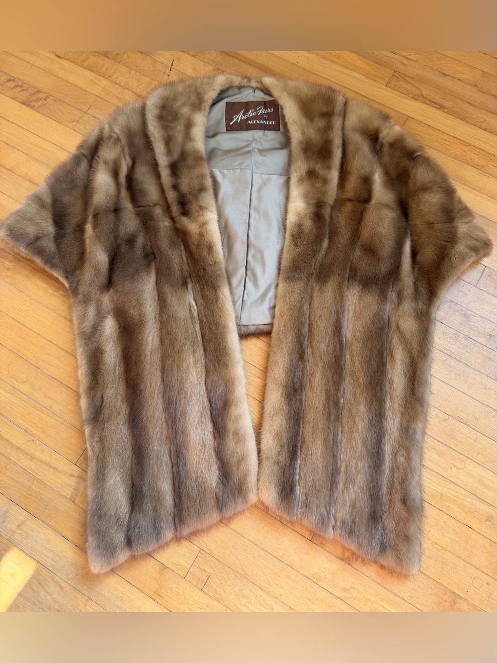 Vintage GENUINE MINK FUR Natural Brown Shrug Shawl Stole Wrap Bridal Wedding S/M - Picture 4 of 16